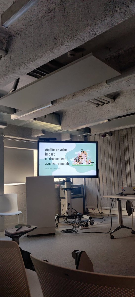 JolyEstelle's tweet photo. Début de la conférence "Améliorer votre impact environnemental avec votre mobile" de #NantesDigitalW #ecoresponsable #nantes #tech https://t.co/xL4uesv4WO