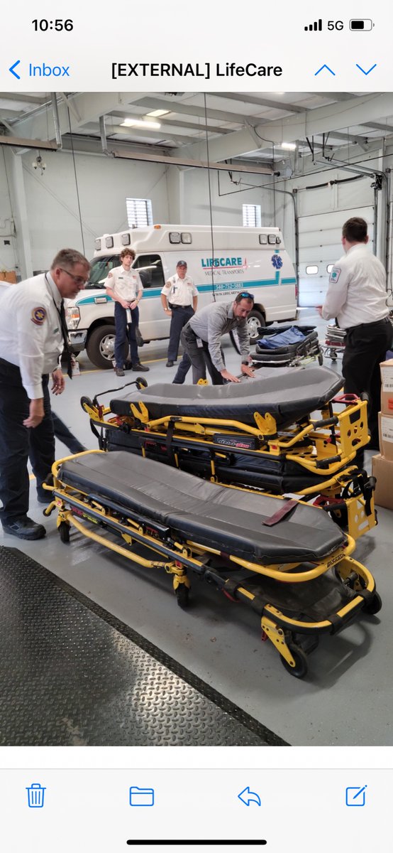US Ambulances for Ukraine NFP tweet media