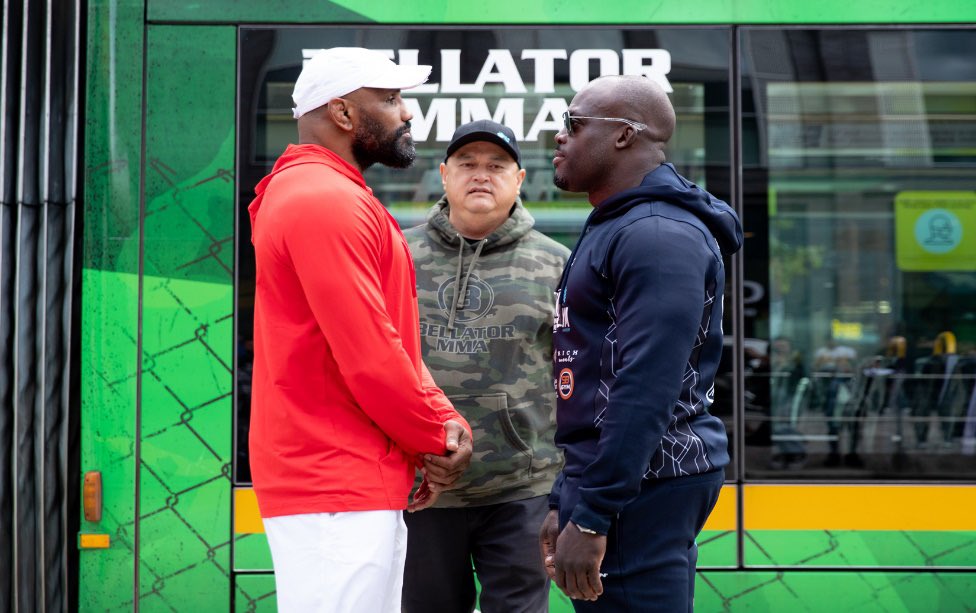 ScottCoker's tweet photo. Friday at #Bellator285 in Dublin - 

@YoelRomeroMMA vs. @team_manhoef &amp; @BensonHenderson vs. @peterqueally

🇮🇪🇮🇪🇮🇪 https://t.co/6lrJQPf5Yh