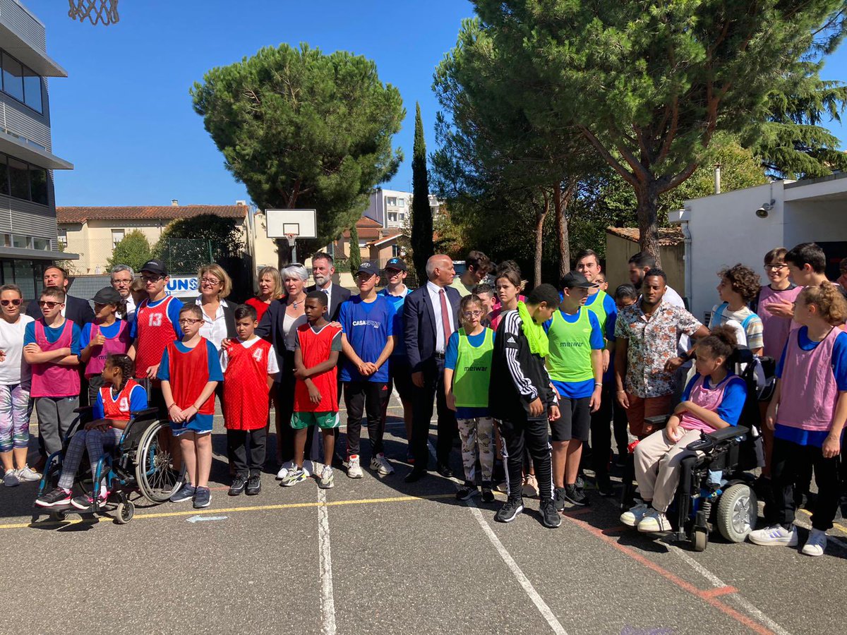 #JNSS2022 #UNSS présence de Monsieur Mostafa FOURAR, Recteur de l'académie de Toulouse et l’ambassadeur du jour, Dimitri Pavadé médaille d’argent en saut en longueur à Tokyo. Belle journée sur le thème de l’inclusion <a href="/unss/">UNSS_National</a> <a href="/unss31/">Unss31</a> @giraultolivier1 <a href="/EpsToulouse/">EPS Académie Toulouse</a> <a href="/actoulouse/">Académie de Toulouse</a>