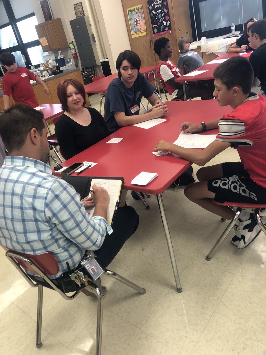 Lisa Van Curen tweet media