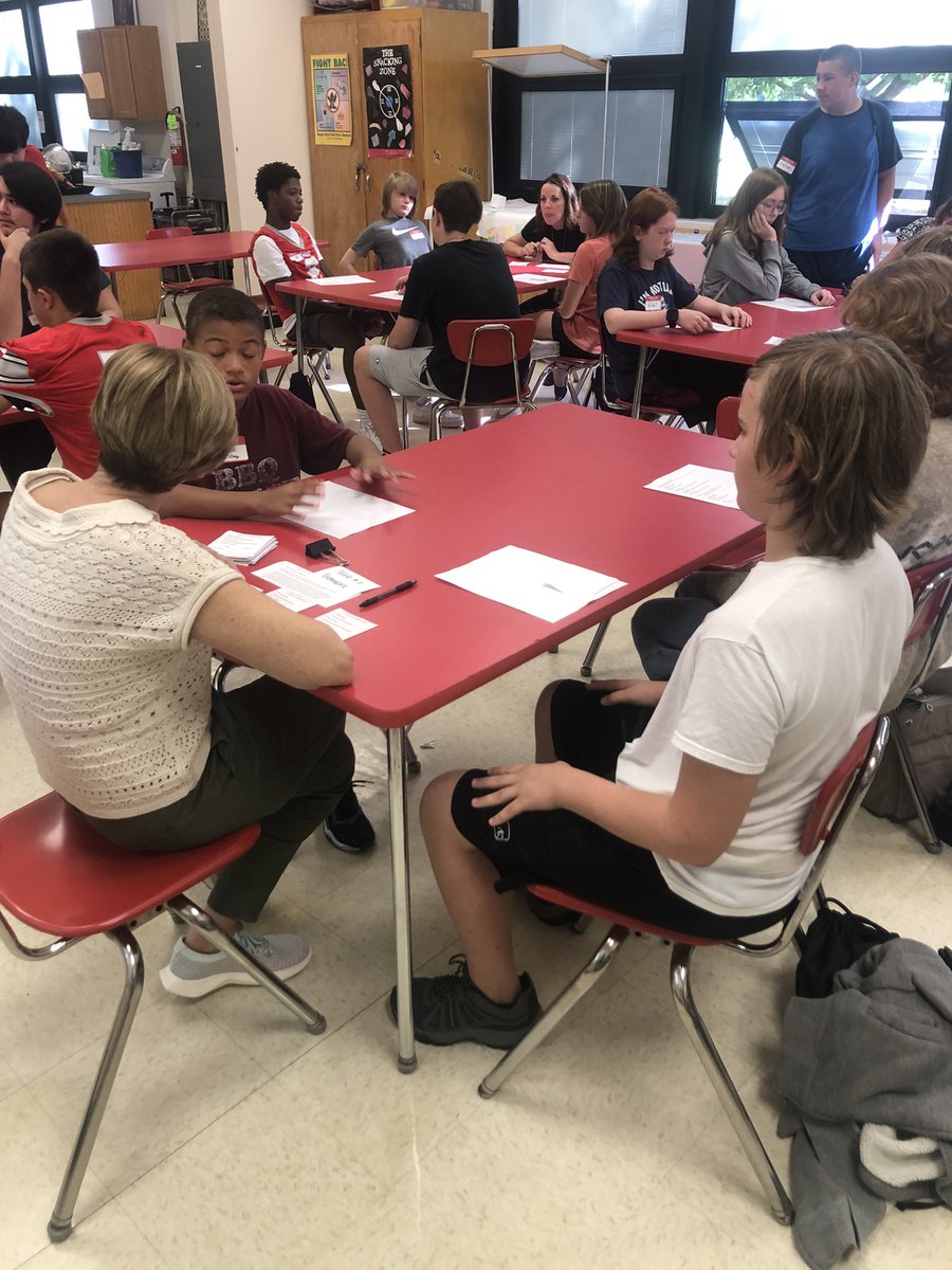 Lisa Van Curen tweet media