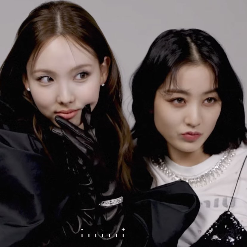 happy birthday to our beautiful nayeon! we love you 💗

HAPPY NAYEON DAY 
#POPstar_NayeonDay
#원스의_노을이_나연이
#HappyNayeonDay