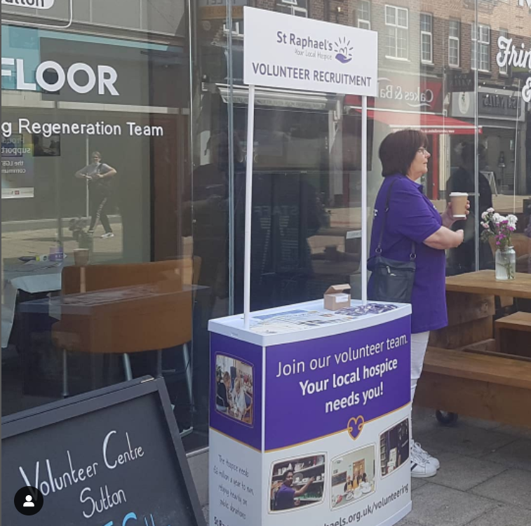 VCSutton1's tweet photo. Come and meet the St Raphael's Hospice volunteering team and find out more about their many volunteering opportunities!
WHEN: Tuesday 27th September 1.30pm - 3pm
WHERE: Outside The Sound Lounge, Sutton
#VolunteerInSutton #Volunteering https://t.co/cf7Pl9VSxH