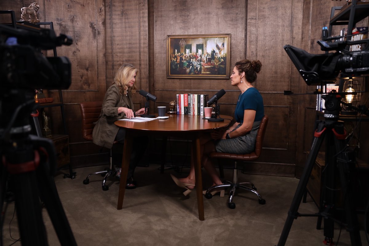 FreedomRingsPod's tweet photo. “Julia Letlow exemplifies perseverance and service, and Louisiana is so fortunate to have her in Washington.” - @VoteMarsha 

Listen to Senator Blackburn and @jbletlow’s discussion on the latest #FreedomRings episode. https://t.co/lHieWWqNbT https://t.co/Q8FXNYxJpX