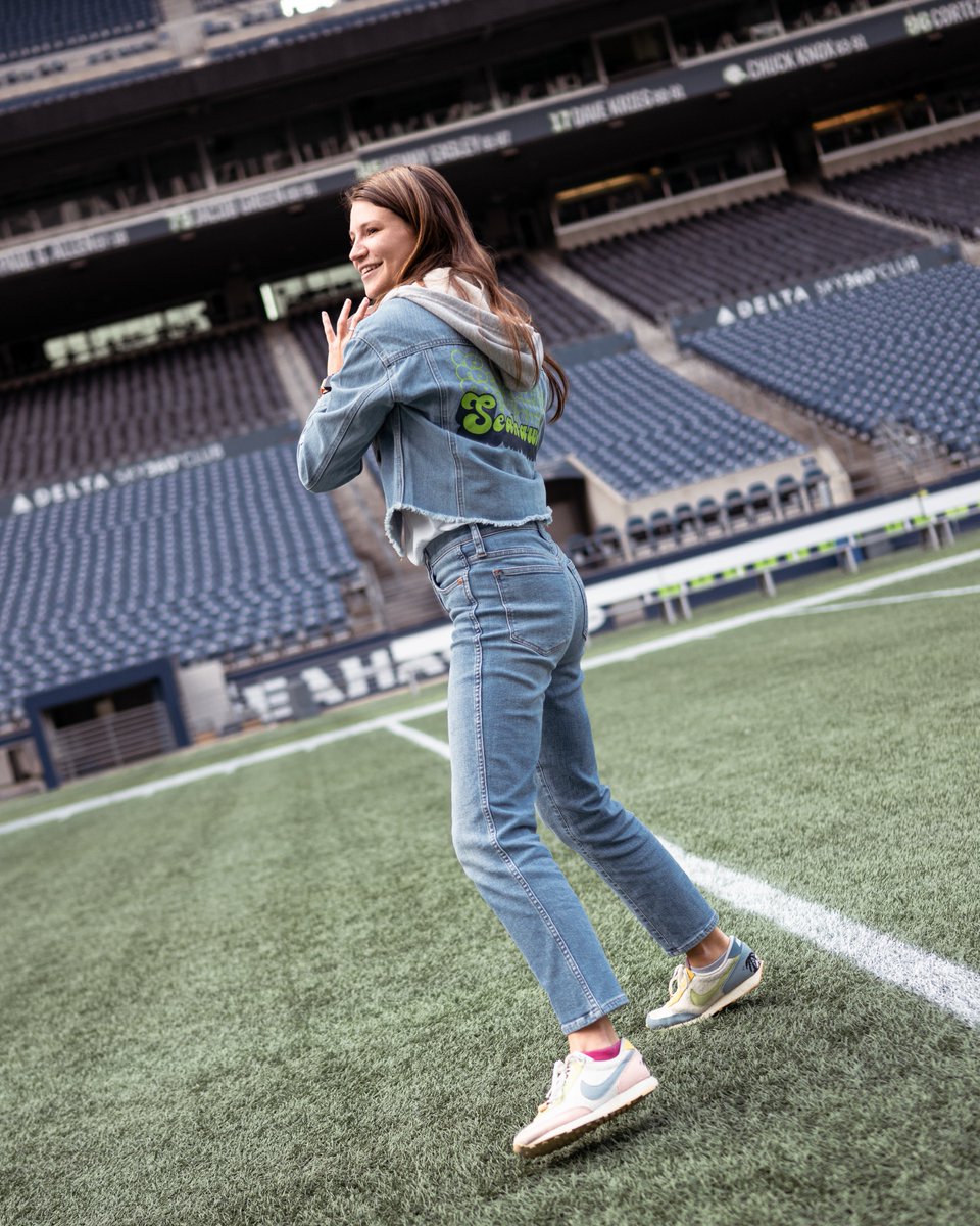 SeahawksProShop's tweet photo. Denim on denim, but make it Seahawks. New Seahawks @WEARbyEA Cropped Denim Hoodie Jacket.
Available in-store now.
#SeahawksStyle x #GoHawks https://t.co/FiVNjVy5BR