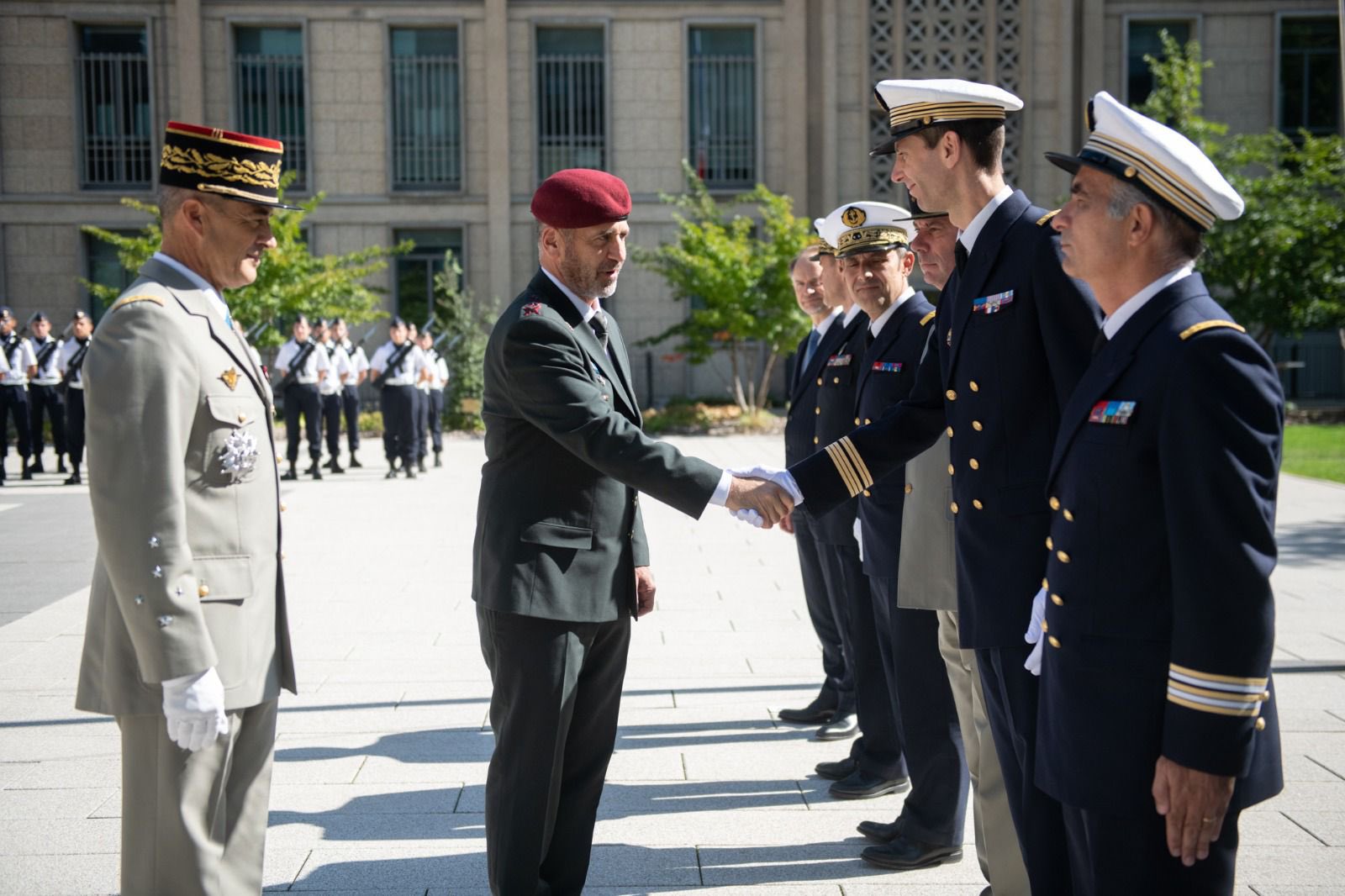 رئيس الأركان يزور مركز التطوير والابتكار المشترك لوزارة الدفاع والجيش الفرنسي