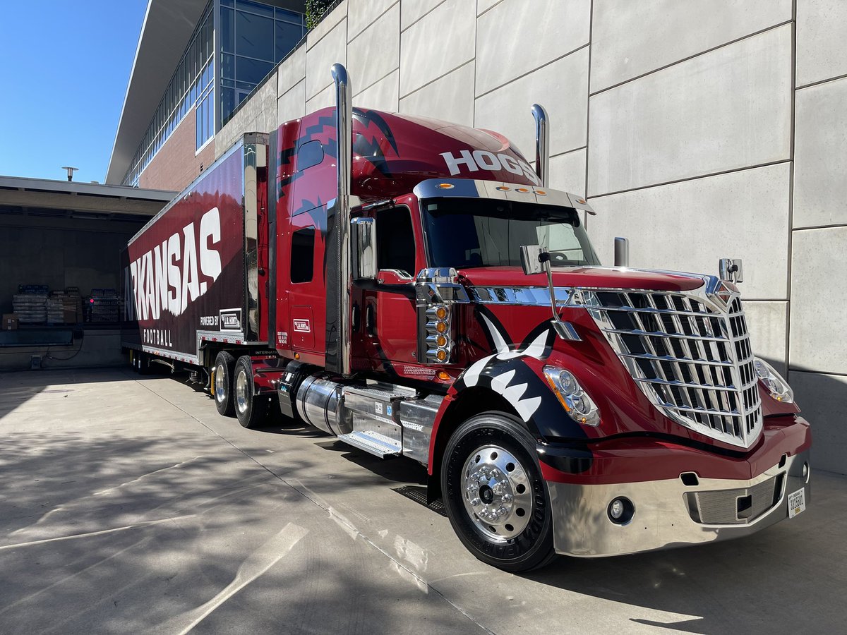 Thank you to <a href="/JBHuntDrivers/">J.B. Hunt Drivers</a> for making this happen for <a href="/RazorbackEquip/">Arkansas Equipment</a> and <a href="/RazorbackFB/">Arkansas Razorback Football</a>  
We are extremely thankful and ready for the road! #WPS