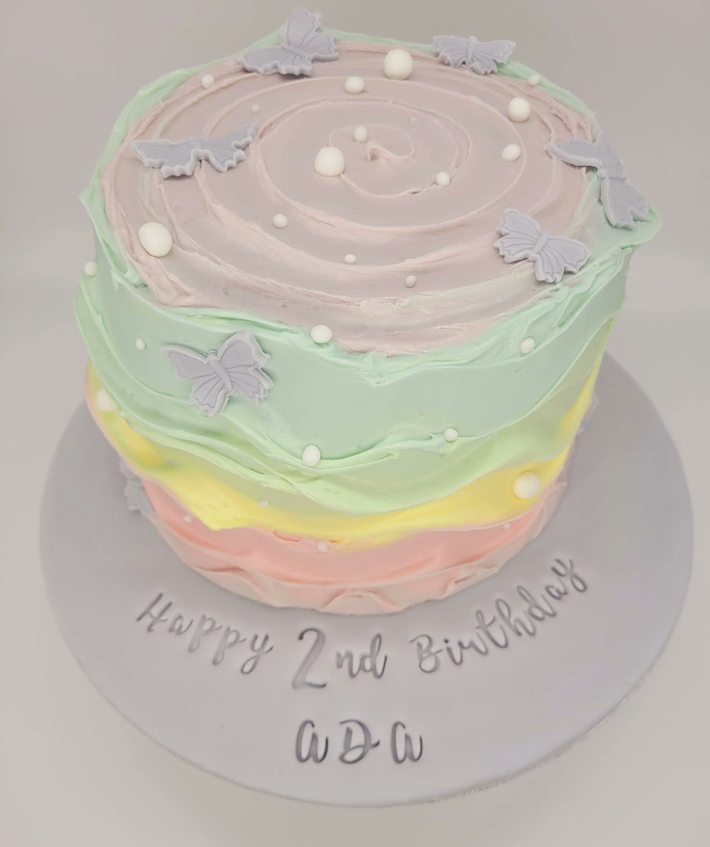 LoveenBakery's tweet photo. Four layer chocolate cake for the adorable Ada's second birthday 🌈🦋🎂
#chocolatecake #choccake #rainbowcake #butterflycake #buttercream #buttercreamicing #buttercreamwaves #2ndbirthday #secondbirthday #2ndbirthdaycake #2ndbdaycake #secondbirthdaycake #secondbdaycake #shopsmall https://t.co/cgCQQQWkPl