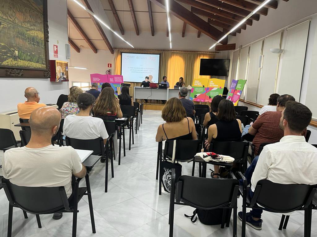 fonsvalencia's tweet photo. 📝Comença a Xàtiva el curs “Fent cooperació municipalista”, que té com a objectiu formar en matèria de cooperació internacional a personal polític i tècnic de l’àmbit local

👉El curs s’engloba dins del projecte ❤️#UnFonsDeValors del @fonsvalencia, cofinançat per @GVAcooperacio https://t.co/fRKVNt1JAz
