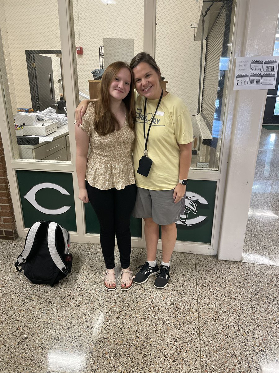 HeltonKacy's tweet photo. Dress Like A Teacher day! These Mrs. Helton lookalikes are looking good! #CHSHoCo https://t.co/nH79QiMdoq
