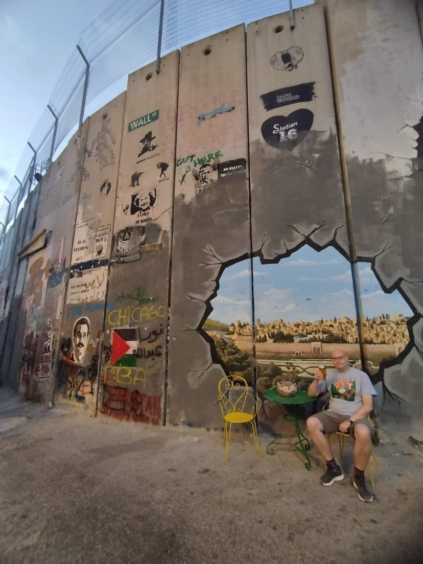Silent__K__'s tweet photo. BIG up our main man Dave Mack from the Steel City out in Bethlehem repn’ the -K 💥🧠✌️🇵🇸 

#bethlehem #dustyroad #banksy #freepalestine #peaceinthemiddleeast  #nomorewalls @banksynews https://t.co/FklN0Dvw7H