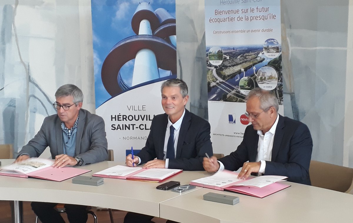 JLPorcedo's tweet photo. Signature ✒ aujourd'hui de la Charte #Ecoquartier ♻ de l'#Archipel à @HSC_14200 avec le #Maire @RodolpheThomas et Michel Lafont, VP de @Caenlamer : un projet qui continue dans le respect du calendrier et de nos engagements environnementaux @nexity @AlainDinin @VBedague https://t.co/BwQzSAiuLT