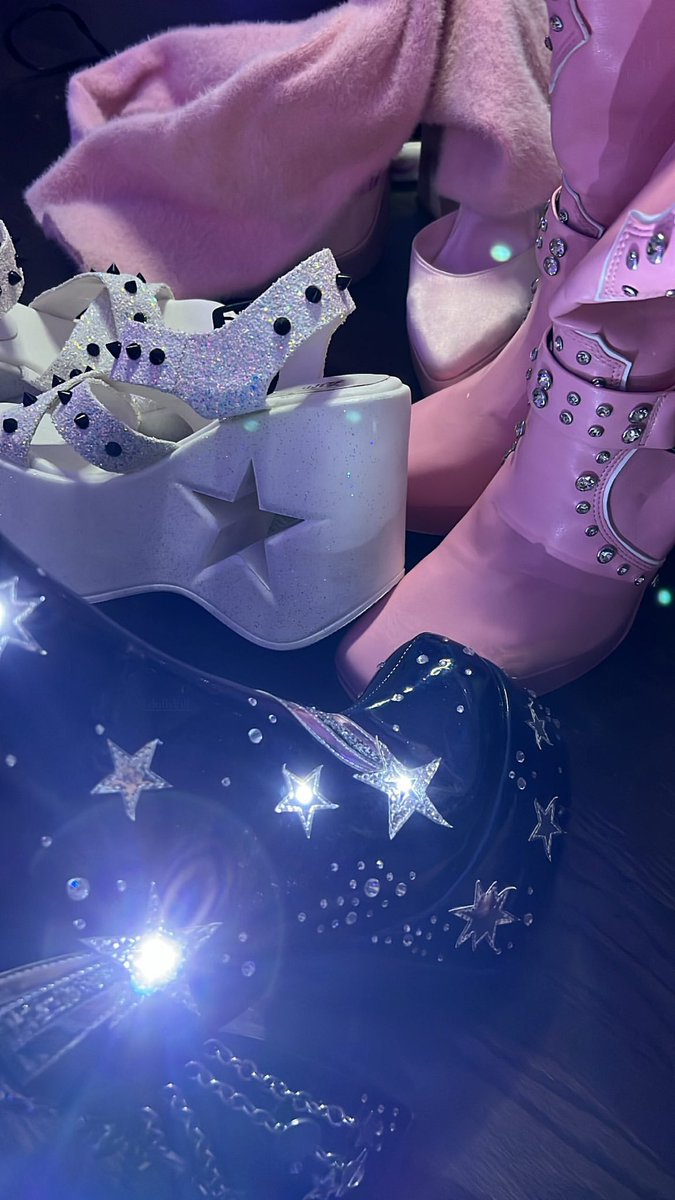 Dolls Kill on Twitter "Sample Sale Tour CHICAGO ️ DAY 2️⃣!!!! 2033 W. North Ave, Chicago 60647