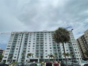 AgustinaFaija's tweet photo. Great 2/2 for rent in North Miami Beach on 163rd; close to Oleta State Park, Duffy's and much more. Call 305.206.1840 or 305.790.3632 to schedule a viewing. Llamen hoy, no se lo pierdan!! https://t.co/qbgImAo8u4
