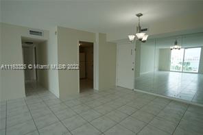 AgustinaFaija's tweet photo. Great 2/2 for rent in North Miami Beach on 163rd; close to Oleta State Park, Duffy's and much more. Call 305.206.1840 or 305.790.3632 to schedule a viewing. Llamen hoy, no se lo pierdan!! https://t.co/qbgImAo8u4