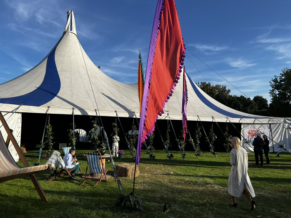 Looking forward to listening to <a href="/peterjamesuk/">Peter James</a> at the Jersey Festival of Words ! @JerseyWordFest