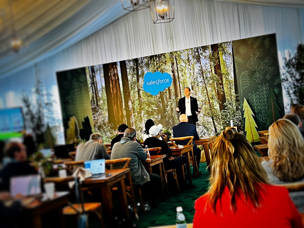 Brynna Evans (@brynnaevans) on Twitter photo The ✨magic ✨continues at #DF22 we are so excited to be back with our analyst community in person !! #salesforceAR <a href="/jtaschek/">John Taschek</a> <a href="/DavidSchmaier/">David Schmaier</a> The ✨magic ✨continues at #DF22 we are so excited to be back with our analyst community in person !! #salesforceAR <a href="/jtaschek/">John Taschek</a> <a href="/DavidSchmaier/">David Schmaier</a>