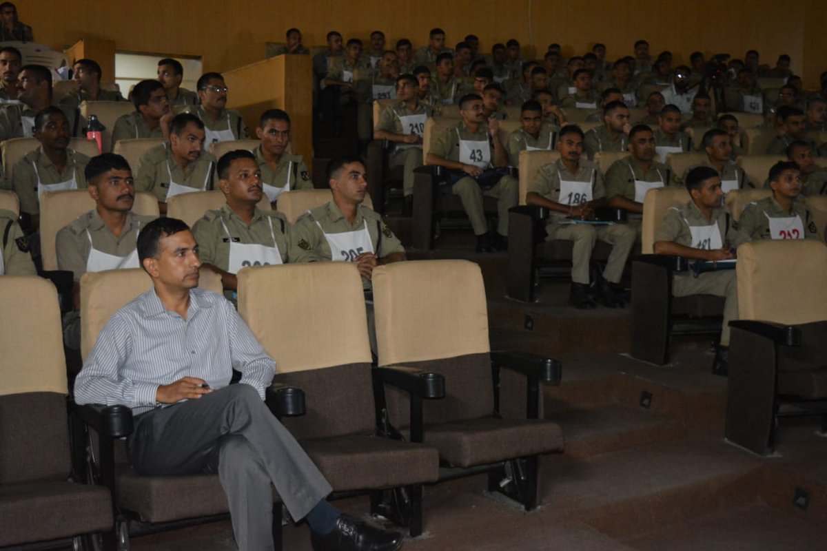 BSF_BICIT's tweet photo. #workshop

FINAL DAY, Thanks to STL Academy (@STL_Tech)  for 3 Days Workshop @BSF_BICIT New Delhi.

#BSF 
#BSFWarrior
@BSF_India https://t.co/otrLPB2lVV