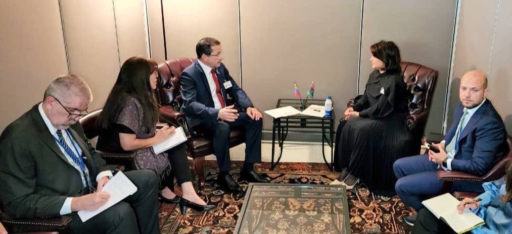 Desib73's tweet photo. El Canciller @Fariacrt tuvo un encuentro #amistoso con la canciller Najla Al Mangoush
Manifestando la intención de los #gobiernos de #Libia y #Venezuela de continuar afianzando los lazos de #cooperación
Expresando deseos de #paz al hermano pueblo #Libio
#ConEsfuerzoPropio https://t.co/1kICVqpiTN