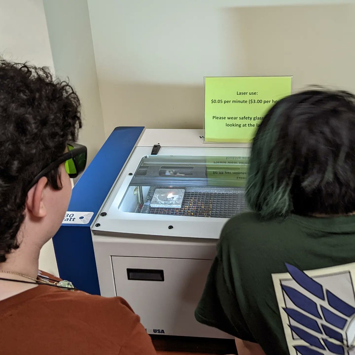 CCLDMakerspace's tweet image. We enjoyed having some students from the Corning-Painted Post High School Learning Center visit for laser engraving and 3D printing this week. #ccldmakerspace #laserengraving #3Dprinting #makerspace