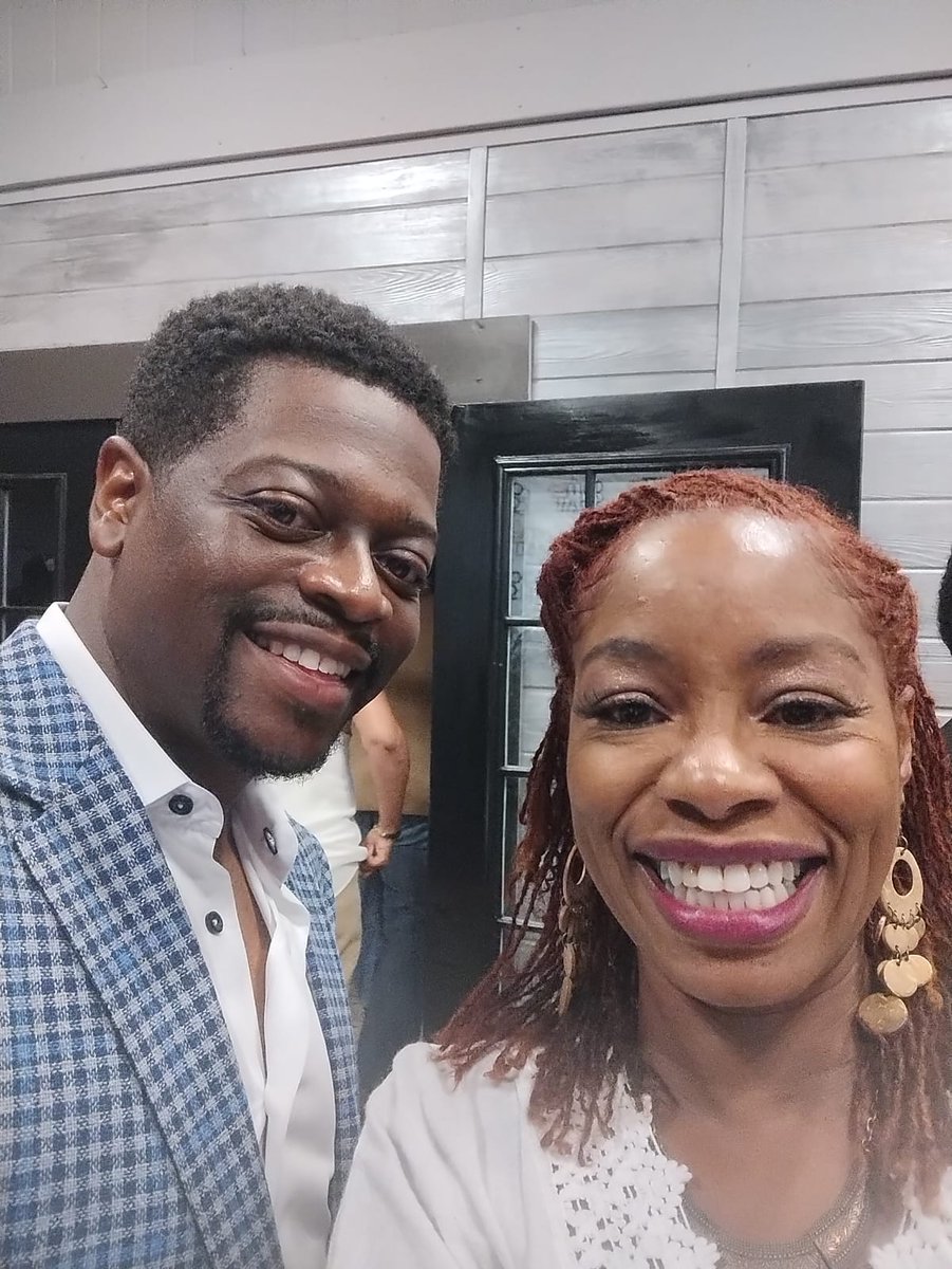 pcheckwellness's tweet photo. Our owner, Maseyree attended the Comics Rock Convention a few weeks ago and met some amazing 🤩 people : Hope Flood- creator of Comics Rock Covention, Evelyn Braxton, Shuler King and Michael Colyar ‼️

#PCheckWellness 
#ComicsRock https://t.co/4XlK2SgueV