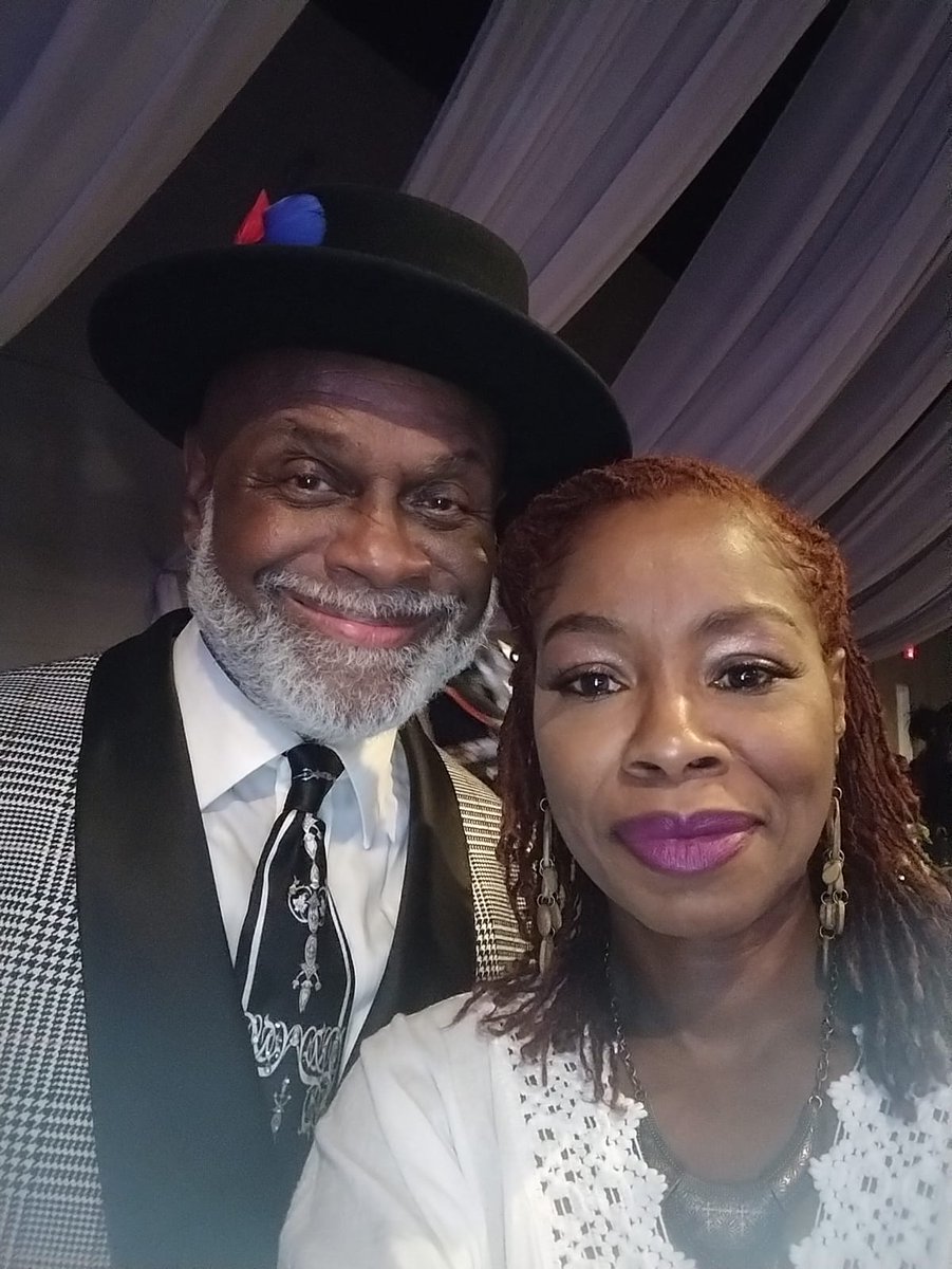 pcheckwellness's tweet photo. Our owner, Maseyree attended the Comics Rock Convention a few weeks ago and met some amazing 🤩 people : Hope Flood- creator of Comics Rock Covention, Evelyn Braxton, Shuler King and Michael Colyar ‼️

#PCheckWellness 
#ComicsRock https://t.co/4XlK2SgueV