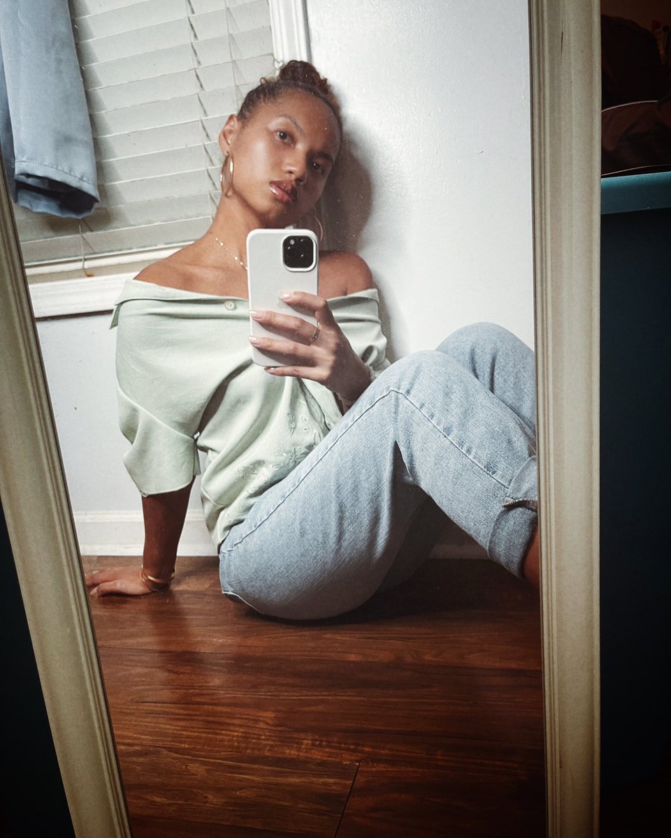 honlyyyy's tweet photo. Nobody built like you, you design yourself . https://t.co/kBfZfBaQ4i