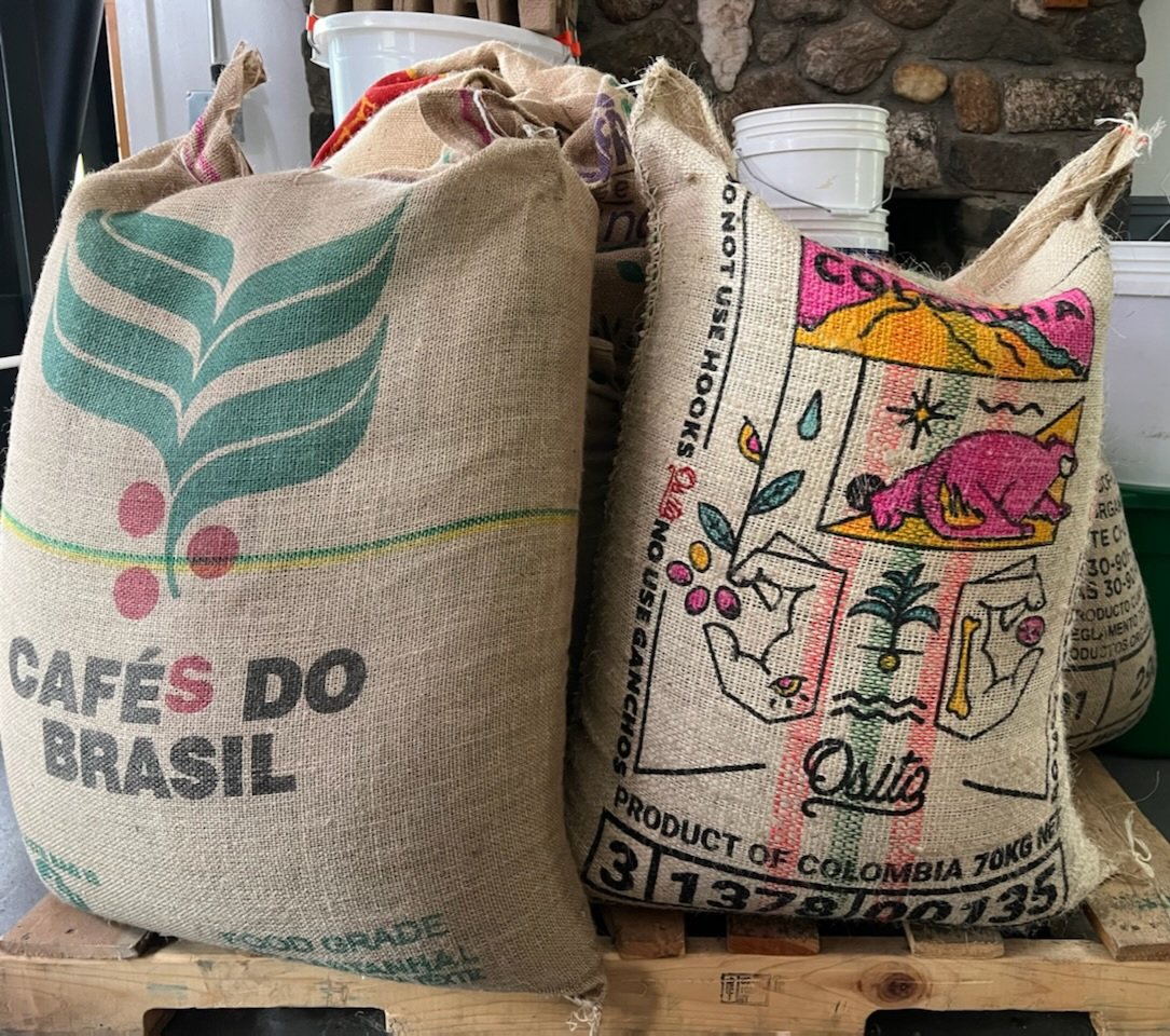 FlatIronCoop's tweet photo. Our new beans have arrived at the roaster! We can't wait to share our selection with you, hopefully in the next few weeks.
Aren't these amazing bags?
#workerowned #coffeehouse #communityowned #coffee #espresso #newbeans https://t.co/0YCuGZZQYB