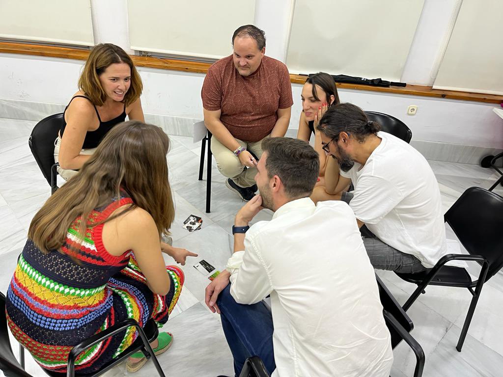 fonsvalencia's tweet photo. 💬El curs ha estat inaugurat per Raquel Caballero, membre de la Junta Executiva del Fons i regidora de l’Ajuntament de @Xativa, i és impartit per @serbelmi, professor de la @FacSocialsUVEG de la @UV_EG, i @guille_upv, investigador de @Ingenio_CsicUpv https://t.co/YQ0JNsu7J8
