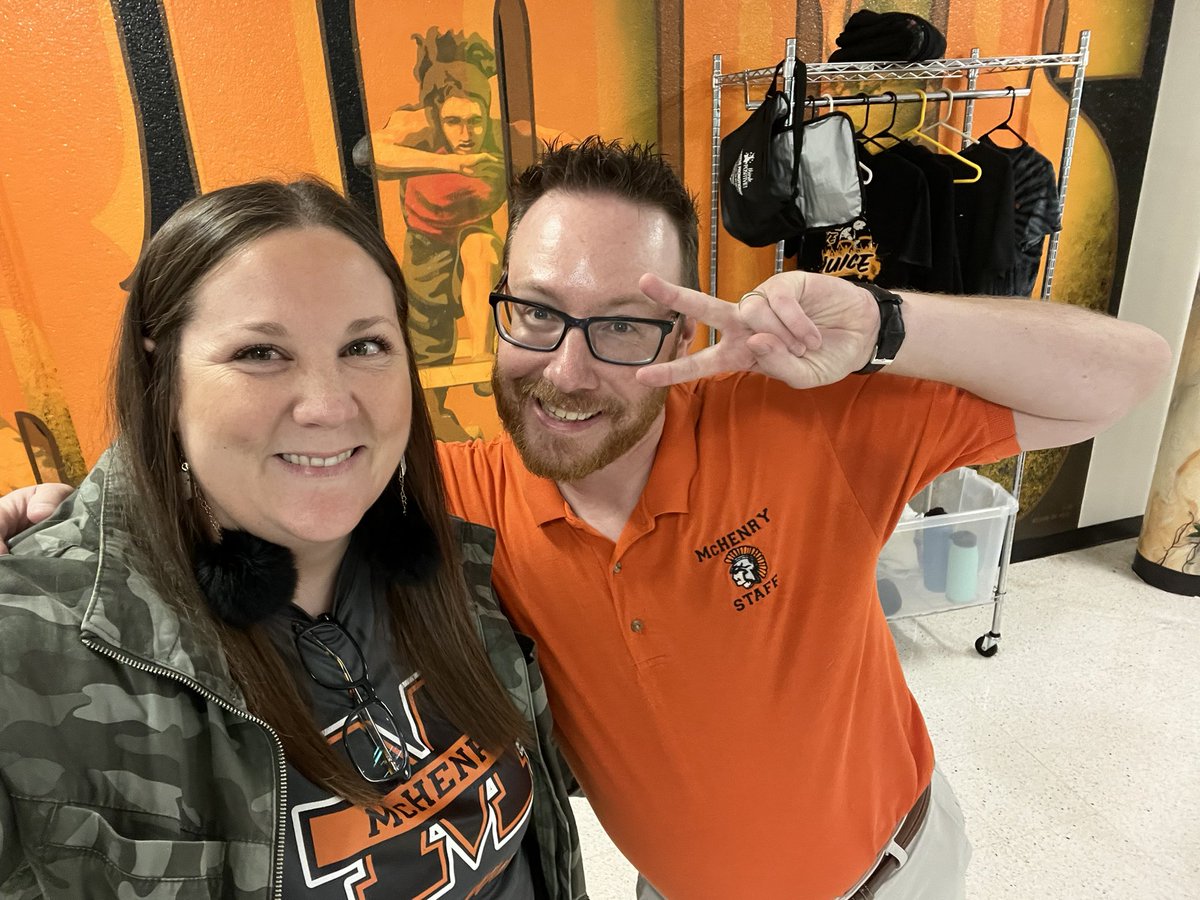 Hanging with <a href="/CurtisMenke/">Curtis Menke</a> at the activity fair! Come sign up for <a href="/MCHSFandoms/">MCHSFandoms</a> , Warrior Buddies, or Special Olympics! There are other cool organizations too, if those aren’t for you. Come check them out! 🧡🖤