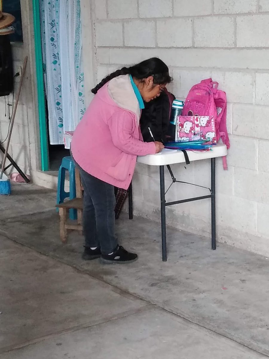 IeeaNochixtlan's tweet photo. Continuamos con la aplicación de exámenes finales en las localidades de Santa Lucía #Sosola y Tierra Colorada, #Chicahua , donde nuestros educandos y educandas participan para seguir avanzando a su proceso educativo y concluir en menor tiempo, su primaria y/o secundaria. https://t.co/ODPjuVacuG
