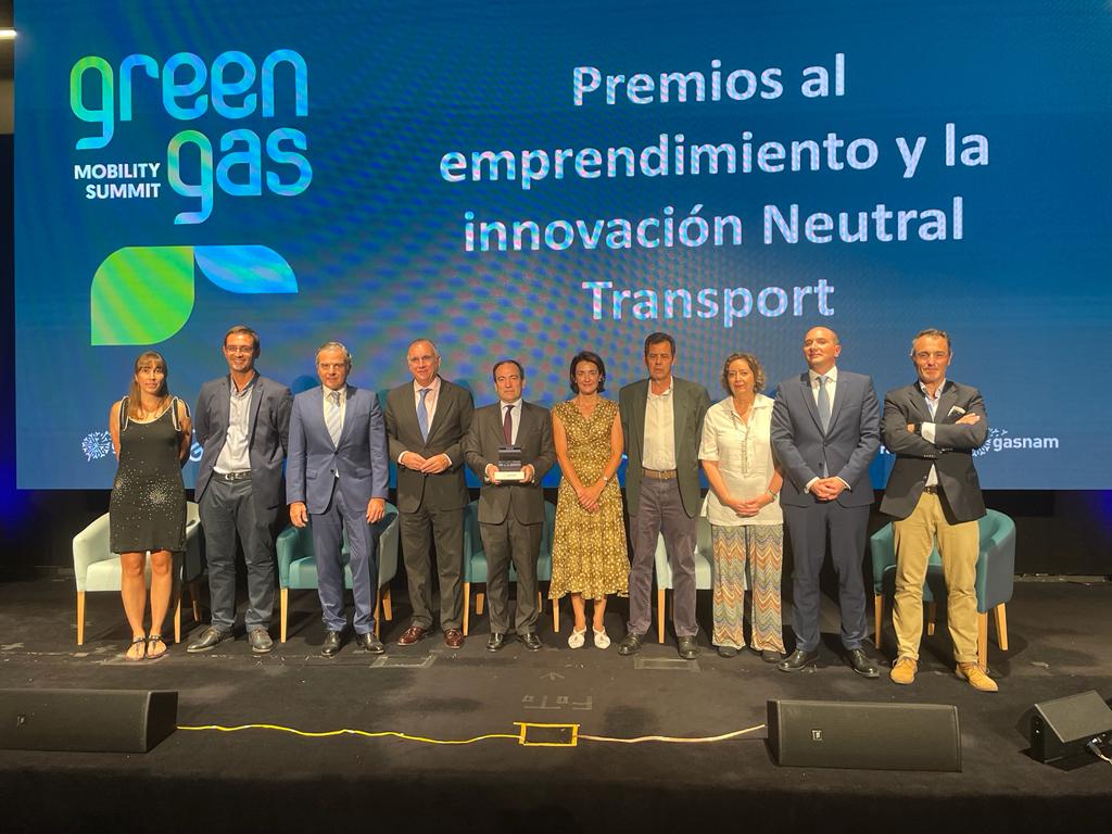 PreZero_ES's tweet photo. El Parque Tecnológico de Valdemingómez de @MADRID junto con @emtmadrid, @axpo_es @PreZero_ES ha sido galardonado con el Premio a la Innovación y el emprendimiento Neutral Transport #GreenGasMobilitySummit2022 https://t.co/TzQrdfEpPP