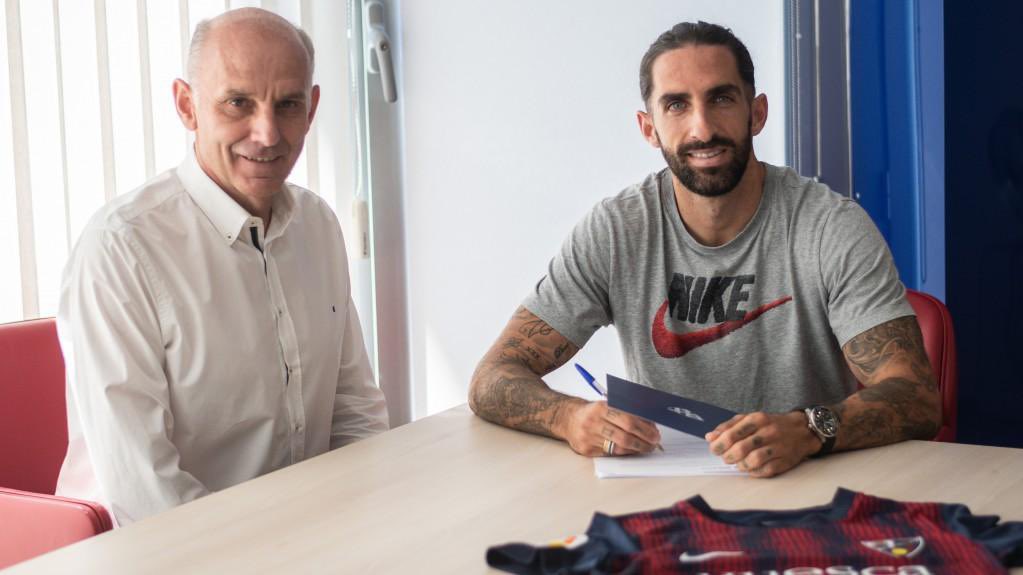 S_Management_'s tweet photo. 🤝 @marcmateu_21 renueva con @SDHuesca hasta 2024

¡Muy contentos con tu renovación! https://t.co/3efOpJcpr9