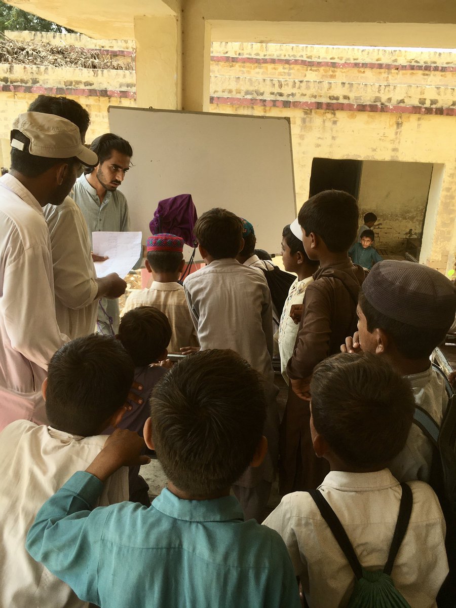 amjadmehdi17's tweet photo. @umar_mehsud and I distributed school bags containing necessary stationary among 50 students of a flood-hit Govt Primary School in Hajimora DIK. 

Got continuous goosebumps seeing happy faces of children on getting back what they lost in the floods. 
Thank you @Shabbir_Siraj https://t.co/dXeJTOAp7u
