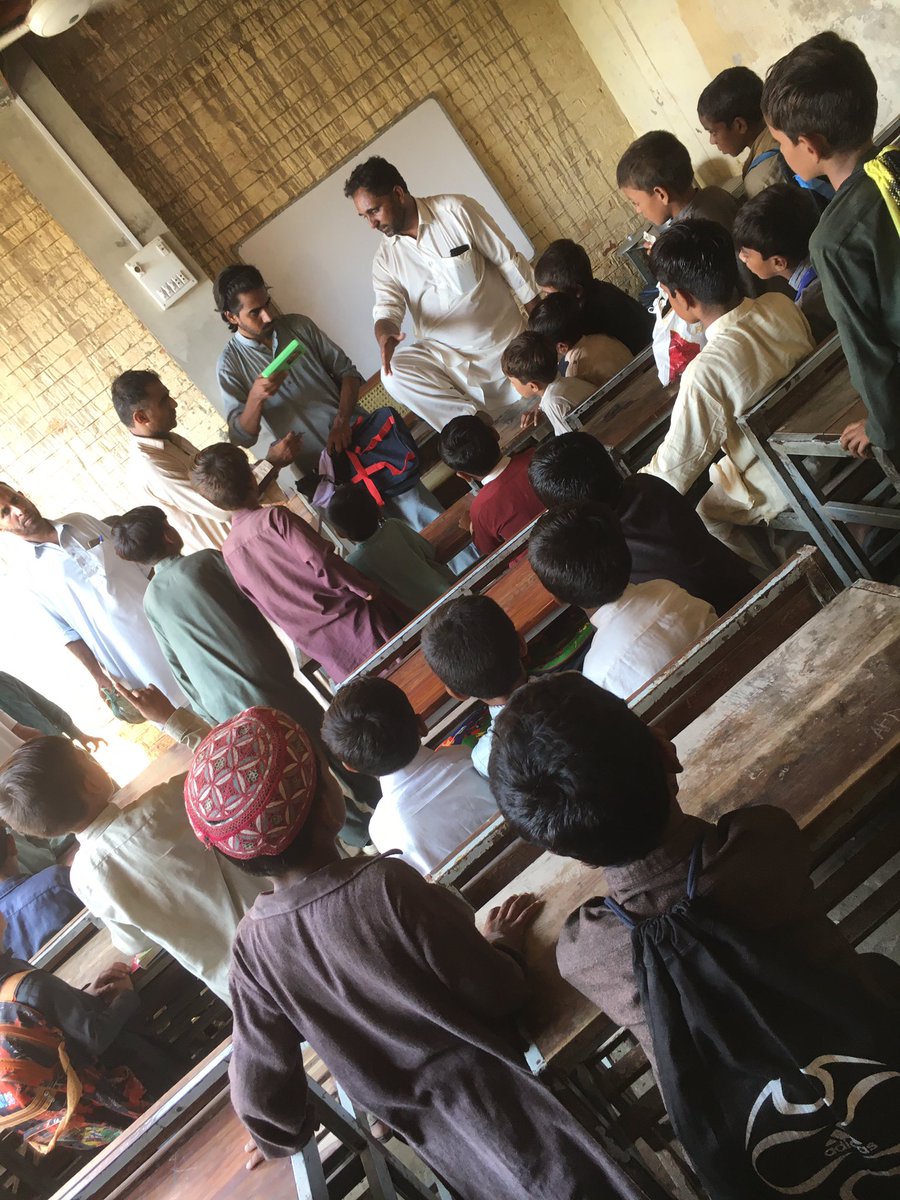 amjadmehdi17's tweet photo. @umar_mehsud and I distributed school bags containing necessary stationary among 50 students of a flood-hit Govt Primary School in Hajimora DIK. 

Got continuous goosebumps seeing happy faces of children on getting back what they lost in the floods. 
Thank you @Shabbir_Siraj https://t.co/dXeJTOAp7u
