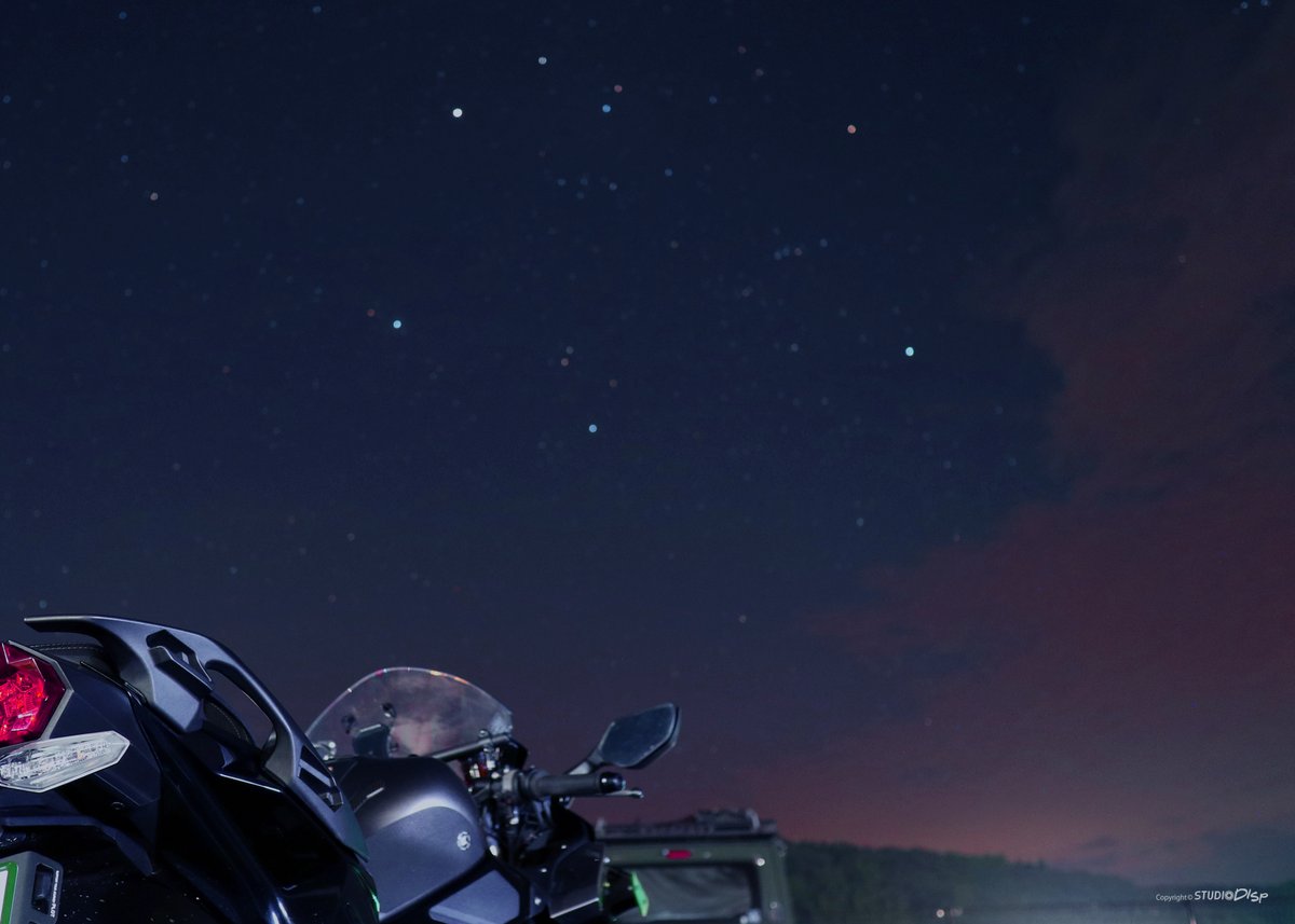 綺麗な星空をイメージしたのだが・・・
雲多し・・・_(:3」∠)_

#H2SXSE 
#バイクのある風景 
#星空 
#台風一過 
#EOSM100