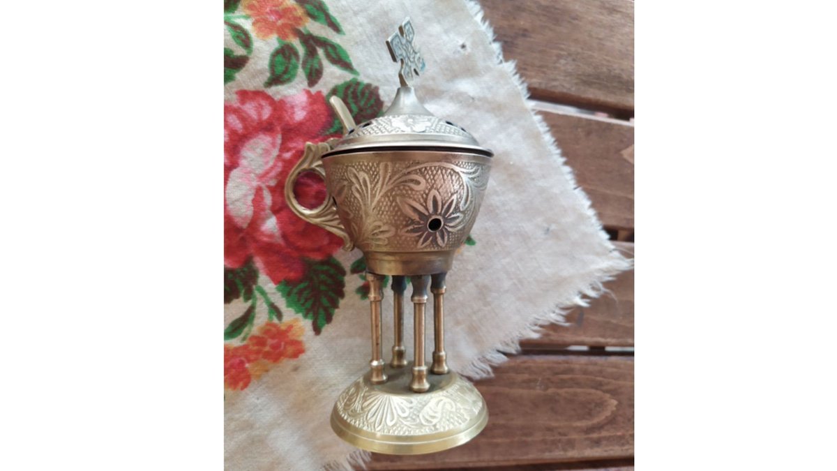 katerinapanidi's tweet photo. Excited to share the latest addition to my #etsy shop: Thurible Incense Censer with Handle Silvering Parfume Burner Greek Orthodox Liturgy Tool Ritual Incense Tool Vintage 90s Preowned https://t.co/lZGyNHY50A #silver #censerwithhandle #parfumeburner #orthodoxcatholic # https://t.co/3BbKcjzx2D