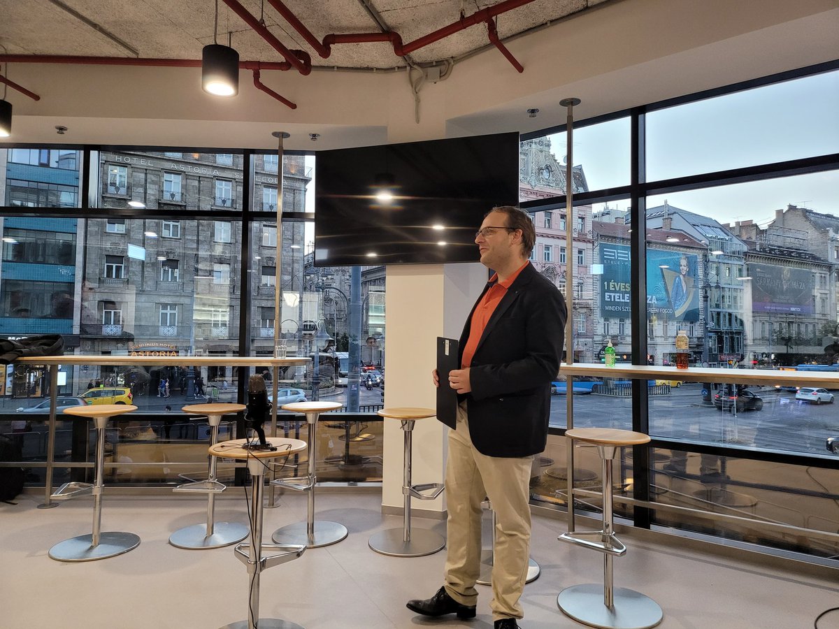 stewemetal's tweet photo. @balazsgerlei is opening #androidbudapest meetup after a long break 🤩
It's nice that in-person meetups are on again! https://t.co/5z4VnzEbQu