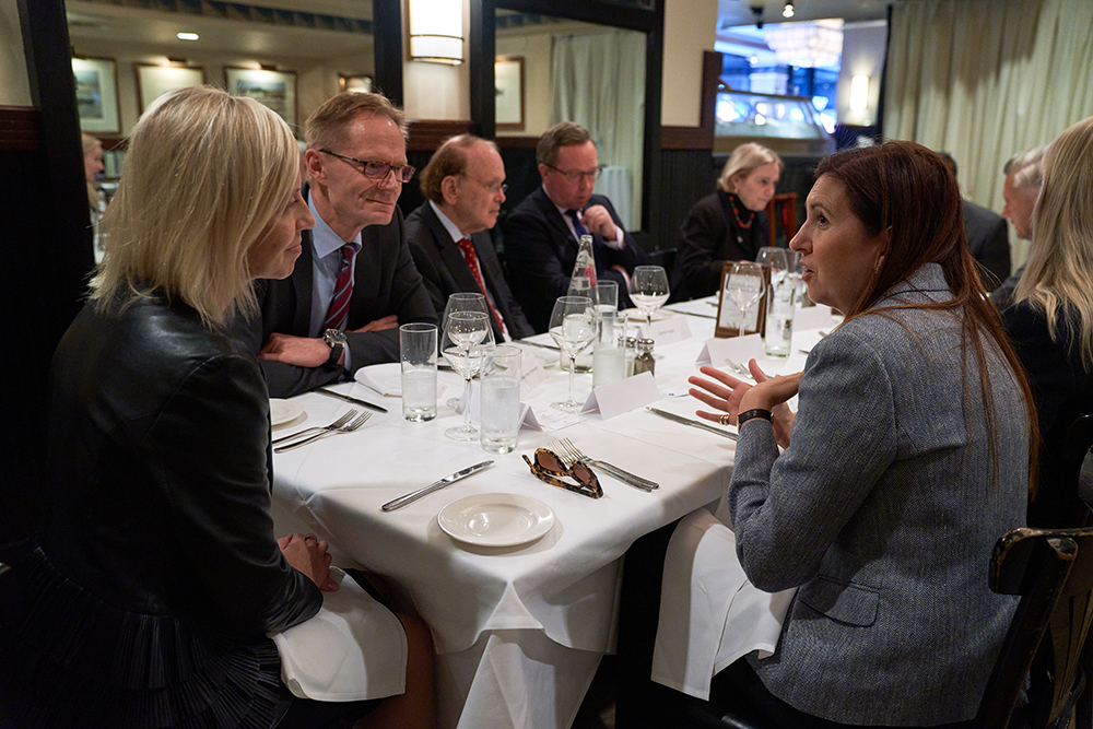 Excelerate_EE's tweet image. Excelerate Energy CEO Steven Kobos hosted lunch for Finland’s Minister of Economic Affairs Mika Lintilä, Finnish Consul General to New York Jarmo Sareva and S&amp;amp;P Global Vice Chairman Dan Yergin.

#ExcelerateEnergy #EE #Finland