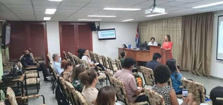 ZunildaParra's tweet photo. Participan investigadores del #Cimab en capacitaciones sobre medidas de Desarrollo Orientado al Transporte (DOT) y su impacto en el desarrollo de las ciudades, impartidas por consultores del Instituto de Movilidad y Urbatrans Caribe.
#Neomovilidad
#TransporteCuba https://t.co/9kqxraO7aw