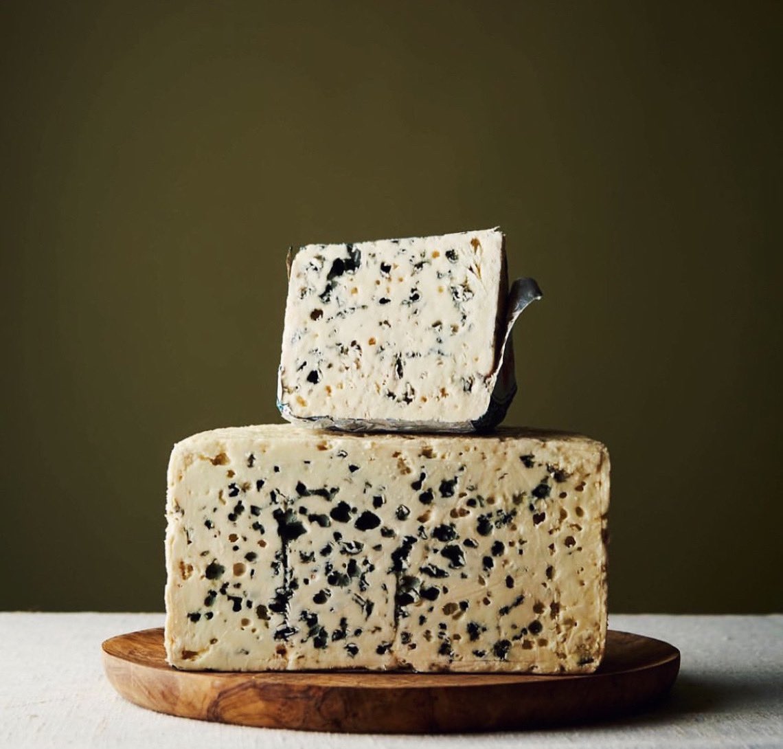 FormaRestaurant's tweet photo. #CHEESEOFTHEWEEK

@roquefortcarles is an intense, yet well-balanced cheese with
a hint of sweet fruit and a texture that interchanges
beautifully between the creamy curds and grittier blue
molds. 

#formavrnice #lacheesebar https://t.co/uRiSua5M2j