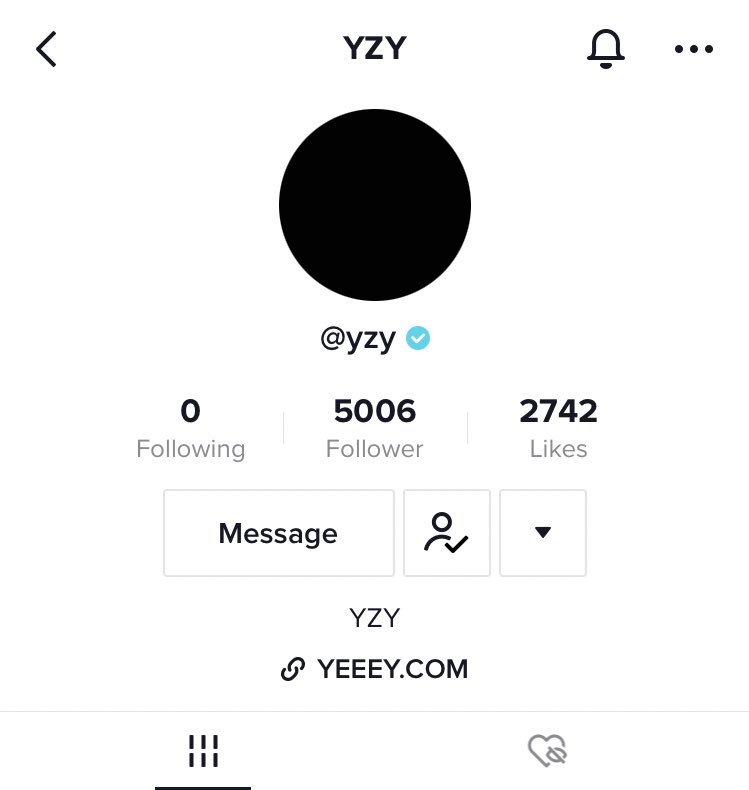 eszkert's tweet photo. @kanyewest misspelled the link in his tiktok bio 💀 yeeey fr #yeezy https://t.co/SBY2SjKLqH