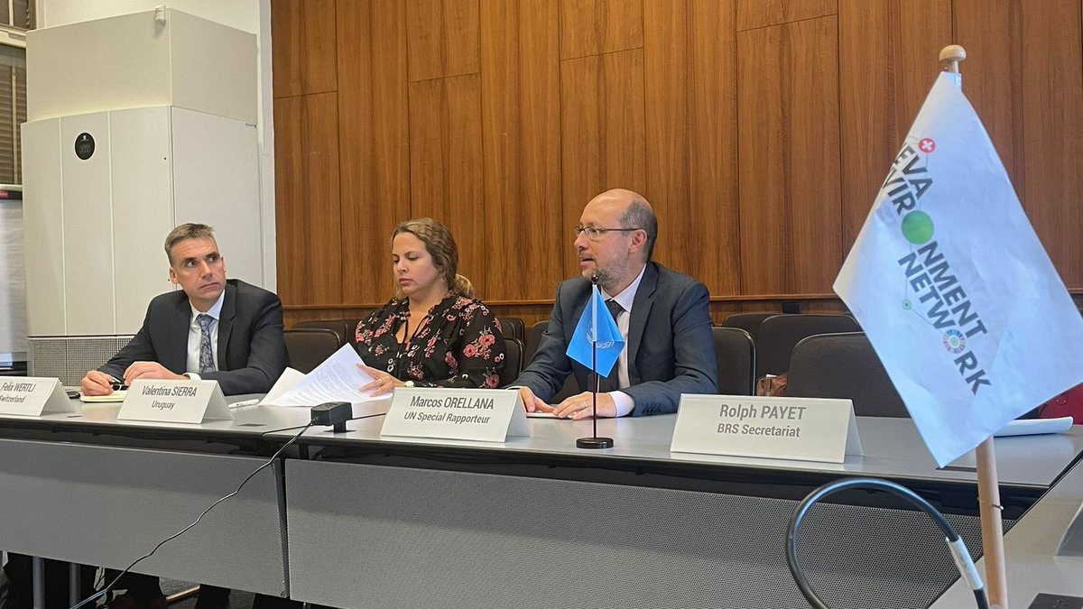 GENetwork's tweet photo. @SRtoxics @UN_HRC @ToxicsFree @Earthjustice @swiss_un @minamataMEA @brsmeas @ciel_tweets @Geneve_int @UN_SPExperts @UruguayONUGva @UNEP @UNEP_Europe @WHO @Davzoul @rolphpayet @YvesLador “We talk, we take stock, and we move forward.”
Marcos Orellana @SRtoxics highlights how the discussion of the right not to be exposed to #toxics has been settled by the #Right2Environment, which accumulates the experience of the interface between #humanrights and #environment. https://t.co/eSnvsfLgv8