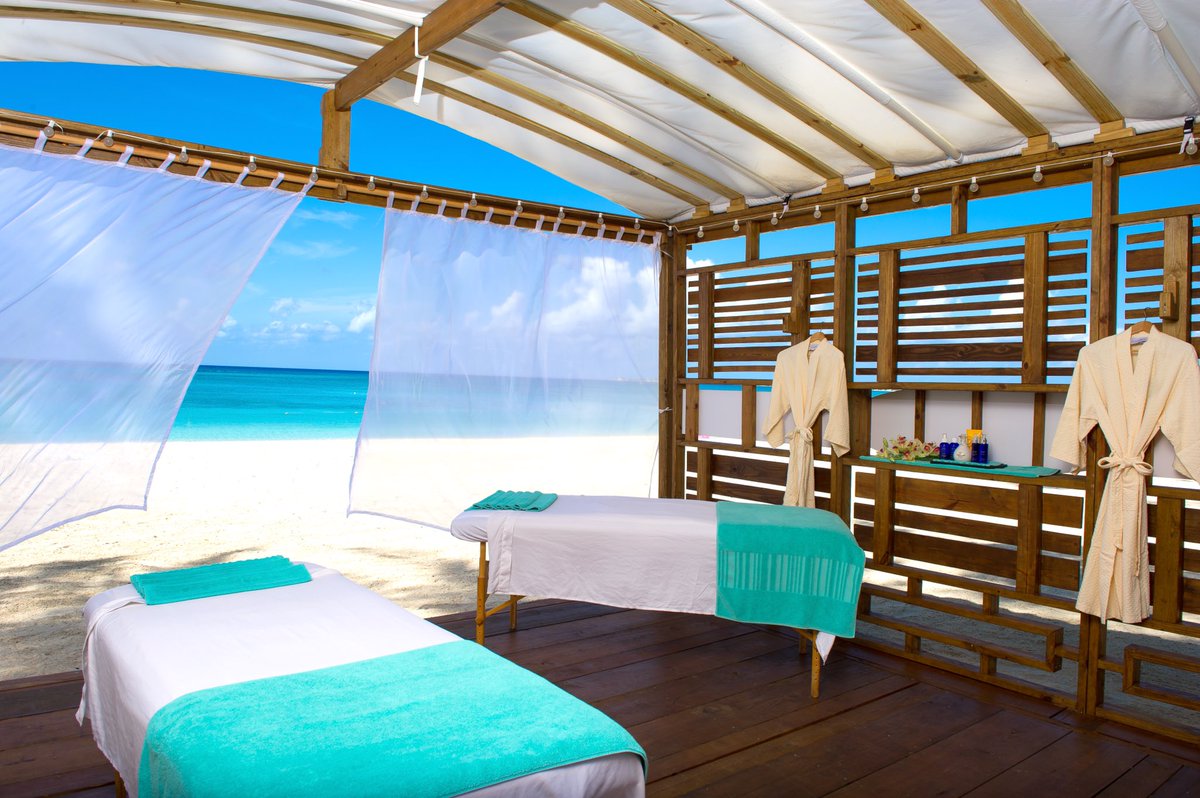 WestinGCayman's tweet photo. 🌺🌊 The only spa cabana along Seven Mile Beach is calling your name...
#couplesmassage #massage #hibiscusspa #westingcayman #relaxwell #feelwell #hitpause #vacationgoals #sevenmilebeach #oceanview https://t.co/e1yhRMz8zu