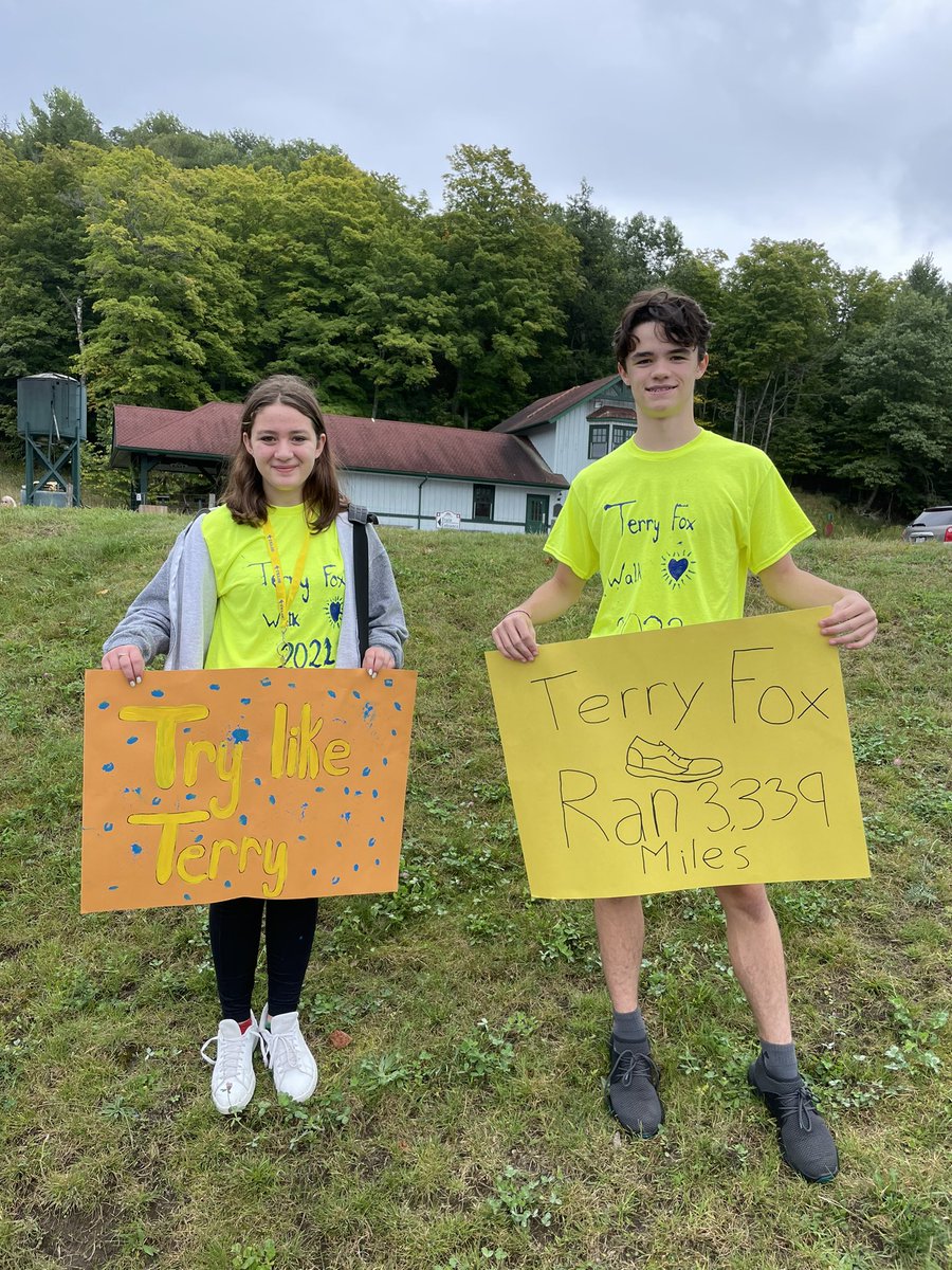 RVeeTee's tweet photo. More Hoyas showing support for @TerryFoxCanada! #TheHoyaWay #HoyaLeadershipCouncil @HuntsvilleHS @tldsb https://t.co/73f3dqvxNZ