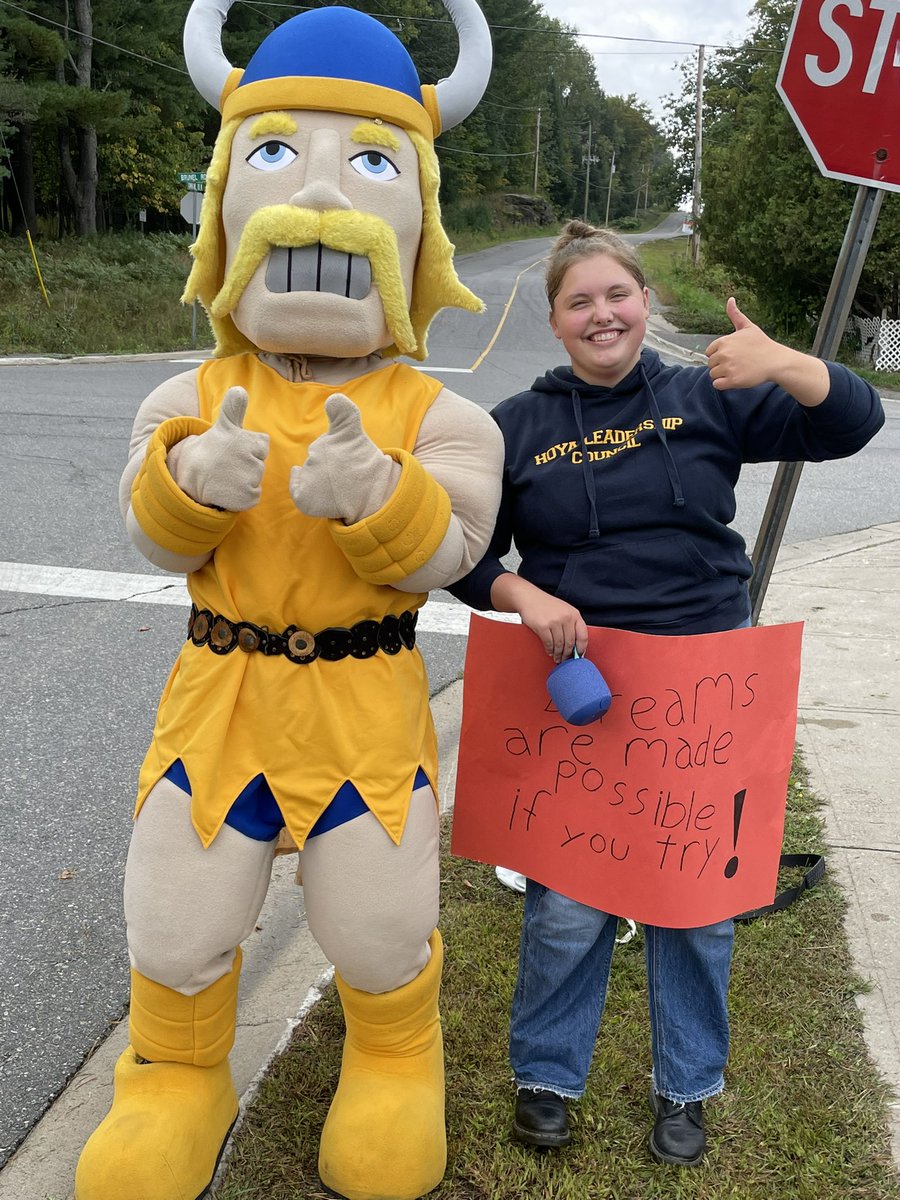 RVeeTee's tweet photo. More Hoyas showing support for @TerryFoxCanada! #TheHoyaWay #HoyaLeadershipCouncil @HuntsvilleHS @tldsb https://t.co/73f3dqvxNZ