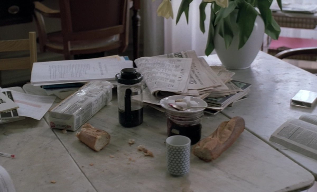 letatudee's tweet photo. Birini seviyorsan, ona kendine ait özel bir alan bırakmalısın.

Conte de printemps, Éric Rohmer https://t.co/dZRcJrIN3z