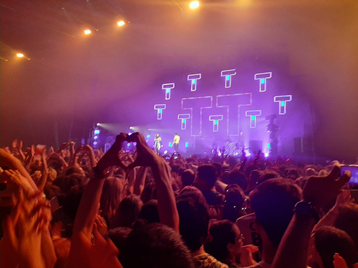 terence_ltc's tweet photo. Génial de revoir le concert de thérapie taxi à la télé ça rappelle des bons souvenirs !
Quelle tristesse qu'ils se soient séparés...
#garorock #therapietaxi @TherapieTaxi https://t.co/ZqNpHilSKr