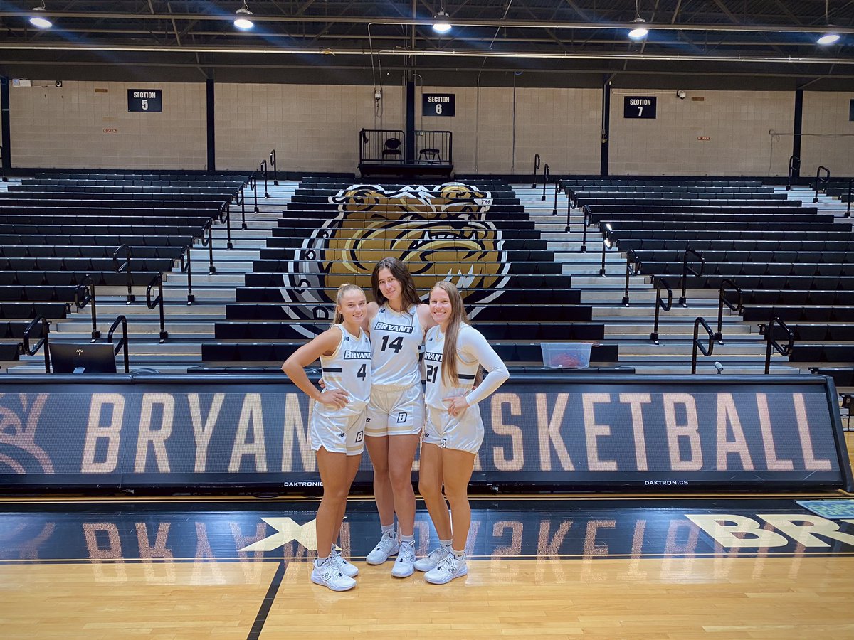 Let me introduce you to our CAPTAINS 🤩!! Lucie, Blanca and Nicole are ready to lead the Bulldogs to a great 22-23 season.